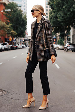 Brown plaid blazer outfit, Casual wear: Slim-Fit Pants,  Plaid Blazer,  Casual Outfits,  Street Outfit Ideas  