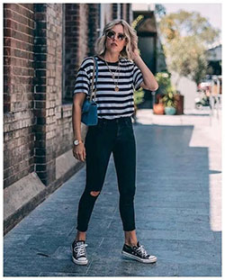 Black ripped jeans with striped shirt: School Outfit,  Slim-Fit Pants,  Mom jeans,  Casual Outfits,  Black Ripped Jeans Outfits  