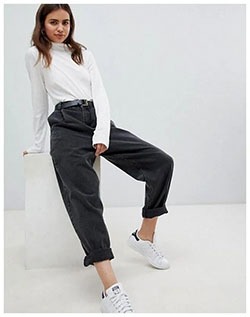 School Outfits Ideas, Mom jeans, Crew neck: School Outfit,  Crew neck,  Casual Outfits  
