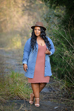 Fashion blog, Plus-size model: Plus size outfit,  fashion blogger,  Plus-Size Model,  Body Goals,  Photo shoot  