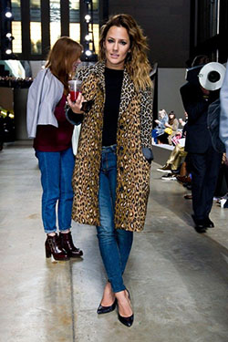 Caroline flack leopard coat, Caroline Flack: Fashion show,  Animal print,  Street Style,  Casual Outfits,  Jacket Outfits  