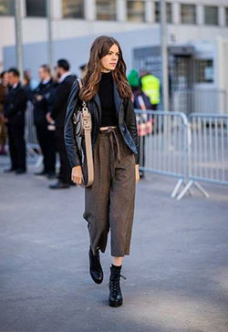Winter fashion tips for fashion model: Culottes Outfit  