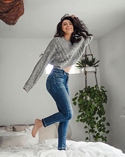 Young Girls Pics, Bethany Mota, Ripped jeans: Ripped Jeans,  shirts,  Hot Girls,  Bethany Mota  