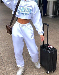 Outfits With Sweatpants, Crop top, Casual wear: Crop top,  Casual Outfits,  Sweatpants Outfits  