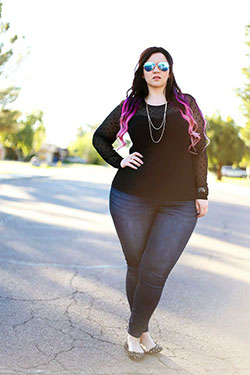 Woman wearing plus size jeans: Plus size outfit,  Plus-Size Model,  Casual Outfits  