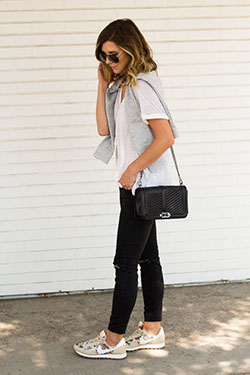 Casual dresses with Sneakers for school: Sneakers Outfit,  Casual Outfits,  Stylevore  