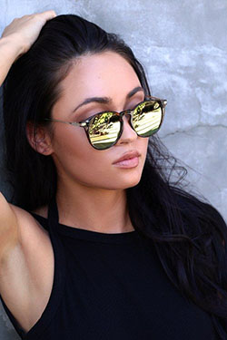Women Sunglasses Ideas, Mirrored sunglasses, Street fashion: Beautiful Girls,  Street Style,  Sunglasses  