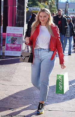 USA most desirable  American Eagle Outfitters: Plus-Size Model,  Las Vegas,  New York,  Body Goals,  Iskra Lawrence,  Plus size outfit  