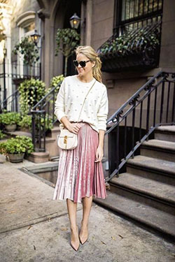 Pink velvet skirt outfit, Casual wear: Skirt Outfits,  Casual Outfits,  Twirl Skirt  