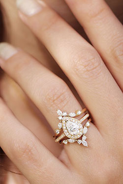 Vintage pear engagement ring, Engagement ring: Wedding ring,  Engagement ring,  white gold,  Diamond cut  