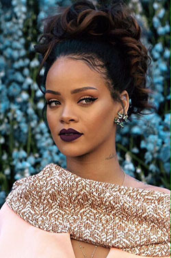 How to carry stormfront rihanna, Anti World Tour: Rihanna Best Looks  