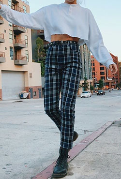 Jane pants brandy melville: Crop top,  Brandy Melville,  Checkered Pants,  Street Outfit Ideas  