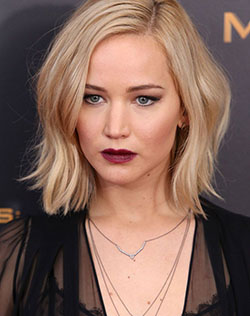 Fancy outfit ideas for jennifer lawrence maquiagem, The Hunger Games: Jennifer Lawrence,  Short Hairstyle,  facial makeup  