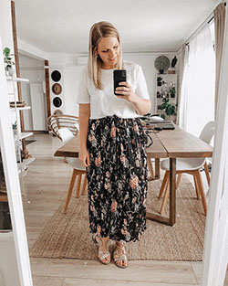 Tops To Wear With Maxi Skirts: Cocktail Dresses,  Skirt Outfits,  Photo shoot  