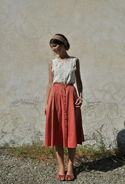 Trends of today old fashioned skirt, High Waist Skirt: shirts,  Vintage clothing,  Fashion week,  Church Outfit,  Casual Outfits  