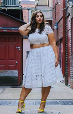 Beautiful plus size women, Plus-size clothing: Plus size outfit,  Crop top,  Plus-Size Model,  Clothing Ideas  