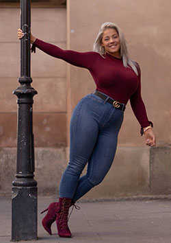 Find more ideas for plus size women, Plus-size clothing: Plus size outfit,  Curvy Girls  