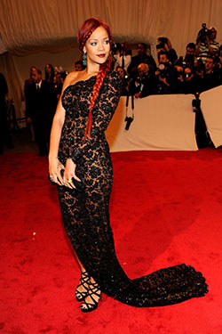 Just insane design for rihanna met gala 2011, Alexander McQueen: Red Carpet Dresses,  Met Gala,  Rihanna Style  