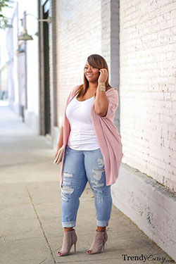 Outfits for plus size women: Plus size outfit,  Ripped Jeans,  Sleeveless shirt,  Plus-Size Model,  Casual Outfits  
