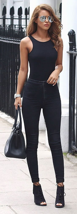 All black outfit women, Casual wear: Slim-Fit Pants,  Boot Outfits,  Casual Outfits,  Street Outfit Ideas  