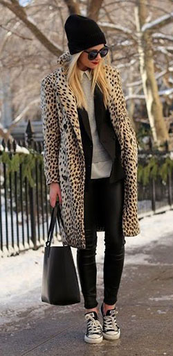 Wear leggings in winter, Animal print: winter outfits,  Animal print,  Shearling coat,  Legging Outfits,  Street Style,  Casual Outfits  