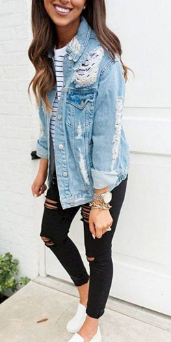 Ripped denim jacket outfits, Jean jacket: Ripped Jeans,  Jean jacket,  Slim-Fit Pants,  Spring Outfits,  Street Style,  Casual Outfits  