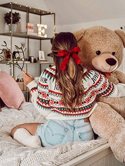 Outfit Ideas With Sweaters, Christmas jumper, Christmas Day: Christmas Day,  Christmas gift,  Christmas jumper,  Sweaters Outfit  