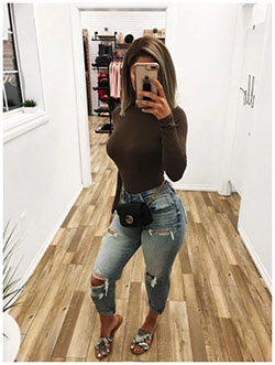 Fashionable Spring Outfit Ideas For 2020, Ootd Fash Boutique, Mom jeans: Crop top,  Slim-Fit Pants,  Spring Outfits,  Casual Outfits  
