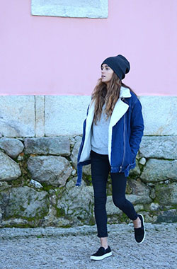 Denim jacket with fur outfit: winter outfits,  Fur clothing,  Jean jacket,  Casual Outfits,  Denim jacket  