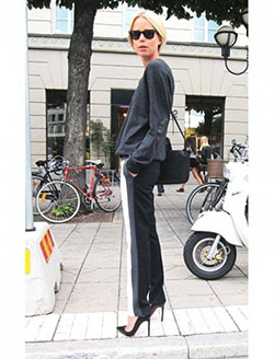 Wear side striped pants, Elin Kling: fashion blogger,  Joggers Outfit  
