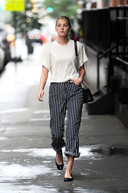 Striped pants street style, Street fashion: Crop top,  Parachute pants,  Street Style,  Casual Outfits,  Pant Outfits,  Stripe Trousers  