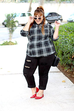 Beautiful Streetwear Casual Attire For Chubby Girls: Street Outfit Ideas,  Cute Streetwear Outfits,  Streetwear For Chubby Girl,  Plus size outfit,  Cute Outfit For Chubby Girl  