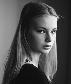 Chloe Vialaret Black and white: Portrait photography,  Chloe Vialaret  