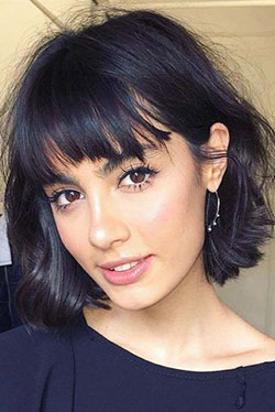 Latest Shoulder Length Hairstyle Haircuts For Ladies: 