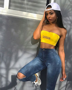 Street fashion tips for baddie summer outfits 2019, Hip hop fashion: Crop top,  winter outfits,  Casual Outfits,  Tube Tops Outfit  