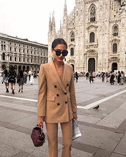 Stunning ideas for milan cathedral, Street fashion: Street Style,  Night Out Outfits  