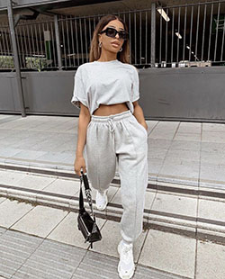 Outfits With Sweatpants, Jogger Denim Jeans, Mom jeans: Casual Outfits,  Sweatpants Outfits  