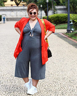 Beautiful Streetwear Dress For Curvy Girl: Casual Outfits,  Street Outfit Ideas,  Streetwear For Chubby Girl,  Plus size outfit  