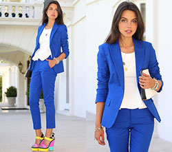 Blazer feminino azul royal, Royal blue: shirts,  Navy blue,  Royal blue,  Blazer Outfit,  Casual Outfits  