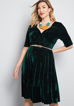 Elegant green velvet midi dress: Cocktail Dresses,  Evening gown,  Plus size outfit,  Formal wear,  Velvet Outfits  