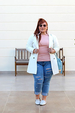Latest Streetwear Dress For Street Fashion: Street Outfit Ideas,  Streetwear For Chubby Girl,  Plus size outfit,  Casual Outfits  
