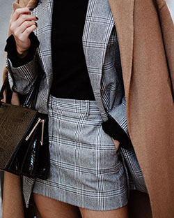 Plaid skirt with tan coat outfit: Business casual,  Trench coat,  Plaid Jacket,  Business Outfits,  Casual Outfits  