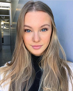 Chloe Vialaret Instagram, Layered hair, Hair coloring: Long hair,  Hair Color Ideas,  Brown hair,  Layered hair,  Chloe Vialaret  