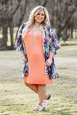 Curvy Floral Spice Kimono Cardigan Outfit Inspiration: Kimono Outfit Ideas,  kimono outfits,  Trendy Shurg Outfit  