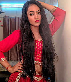 Farhina Parvez Jarimari Instagram, Long hair, Hair coloring: Long hair,  Hair Color Ideas,  Brown hair,  Photo shoot,  Black hair,  Farhina Parvez Jarimari  