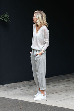 Great photos of relaxed outfit women, Casual wear: Dress code,  Smart casual,  Capri pants,  Street Style,  Casual Outfits,  Joggers Outfit  