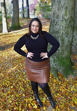 Western Leather Skirt Outfits Girls: Plus size outfit,  Leather Skirt Outfit,  Classy Leather Skirt  