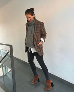 Winter Women's Plaid Blazer Outfit: Casual Plaid Blazer Style,  Checkered Blazer Outfit,  Plaid Blazer Work Outfit,  Plaid Blazer Style,  Plaid Blazer Outfit,  Plaid Blazer Ideas,  Plaid Blazer  