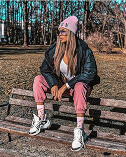 Casual Winter Outfits With Sneakers: Beautiful Girls,  winter outfits,  FASHION,  Fashion week,  Love,  White Outfit,  fashioninsta,  sunday,  grey,  Cool Fashion,  Winter Outfit Ideas,  Cute Winter Outfits,  Outfits For Teens  