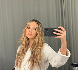 Pretty Maddie Ziegler Facebook Photo Shoot, Actress: Hot Instagram Teens,  Hot Insta Babes,  Hot Insta Models,  Popular TikTok Girls,  TikTok Videos,  Instagram Model Maddie Ziegler,  Hottest Maddie Ziegler,  Selfie Poses For Girls  